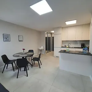 Апартаменты De Lux 45 Grabiszynska, Вроцлав